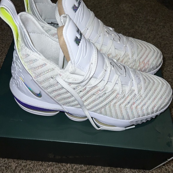 Lebrons main image 2